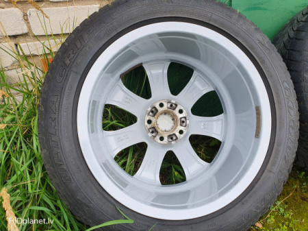 Alumintex - līdzekļis alumīnija sliekšņu, disku, motora daļu tīrīšanai