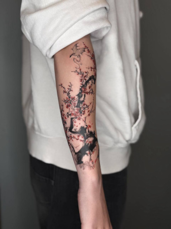 Unikāli tetovējumi un pīrsings